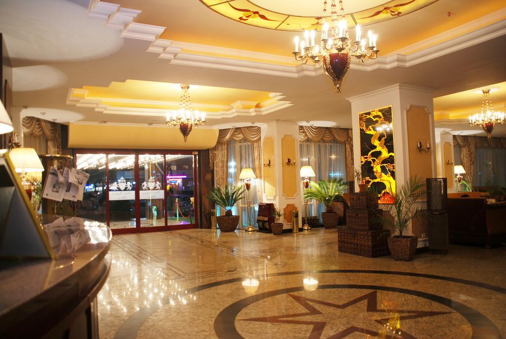 Hotel Prahova Plaza Ploiesti Ngoại thất bức ảnh