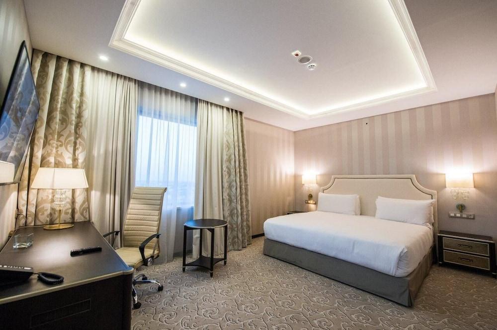 Hotel Prahova Plaza Ploiesti Ngoại thất bức ảnh