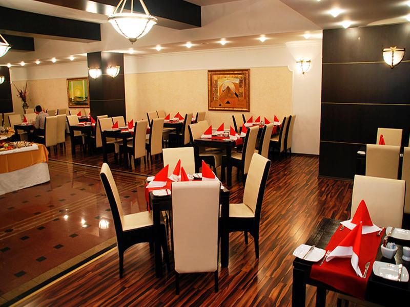 Hotel Prahova Plaza Ploiesti Nhà hàng bức ảnh