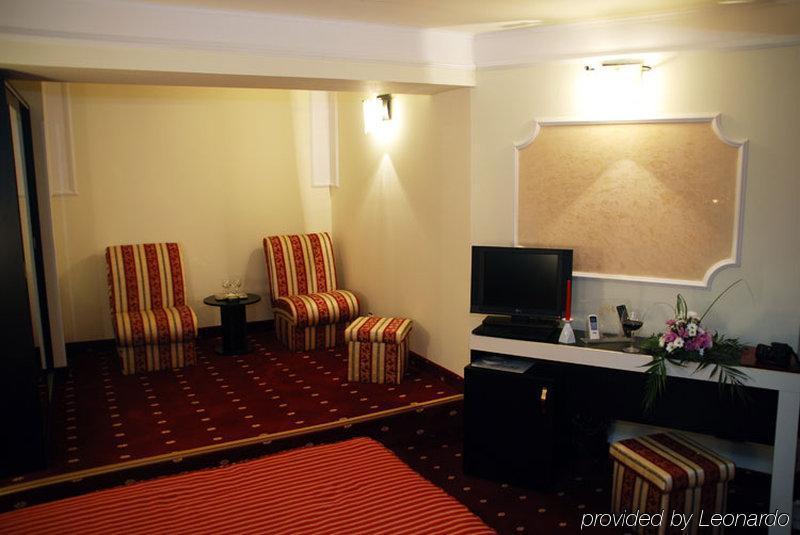 Hotel Prahova Plaza Ploiesti Phòng bức ảnh