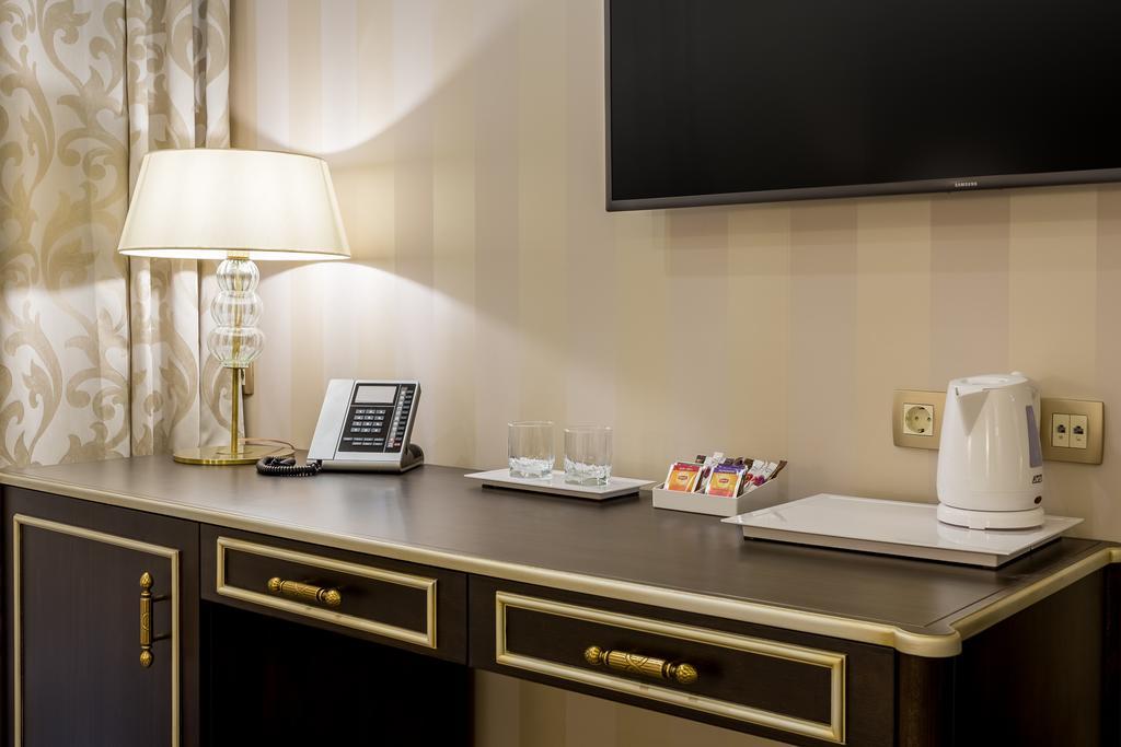 Hotel Prahova Plaza Ploiesti Ngoại thất bức ảnh