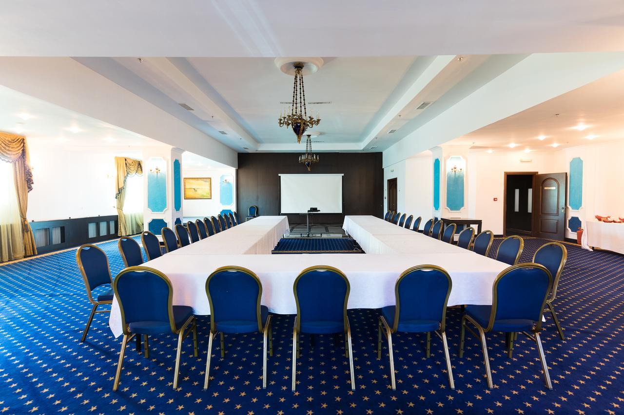 Hotel Prahova Plaza Ploiesti Ngoại thất bức ảnh