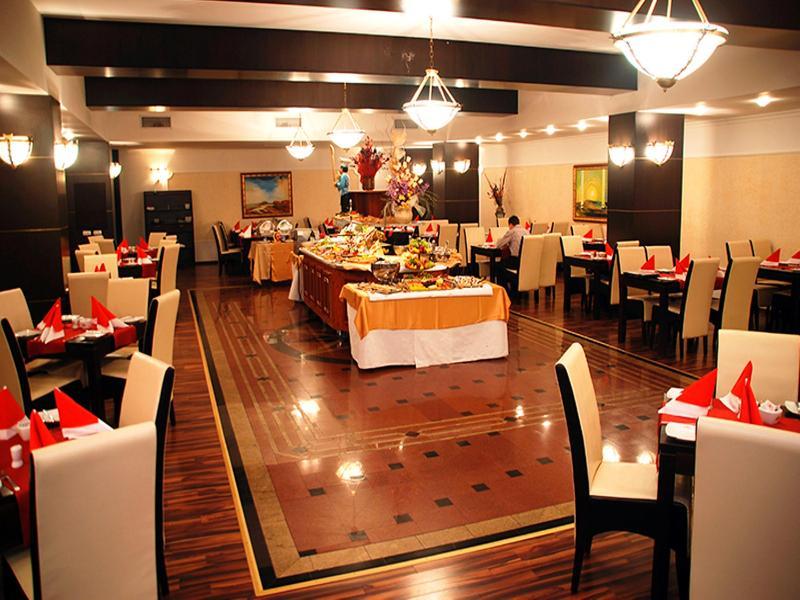 Hotel Prahova Plaza Ploiesti Ngoại thất bức ảnh